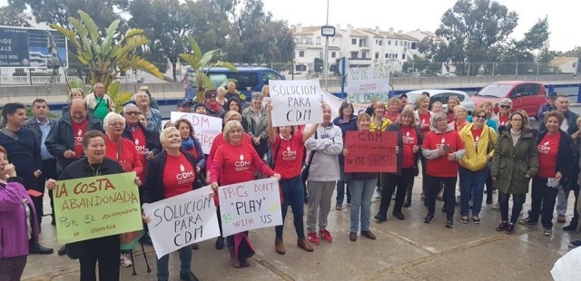Usuarios del Centro Deportivo cerrado en Orihuela Costa presentan decenas de quejas al registro