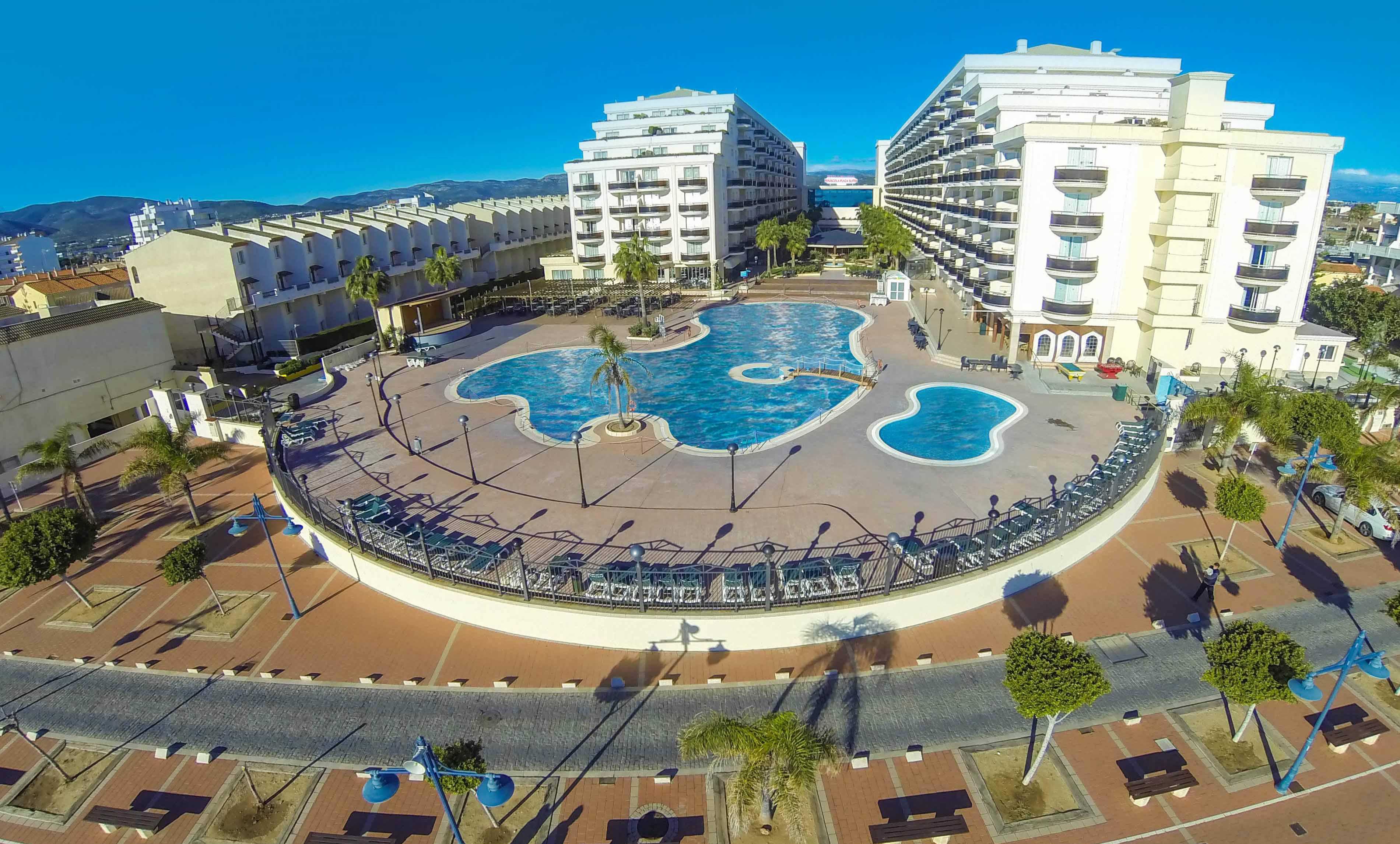 El buscador Kayak sitúa el Hotel & Spa Peñíscola Plaza Suites entre los mejores hoteles de España