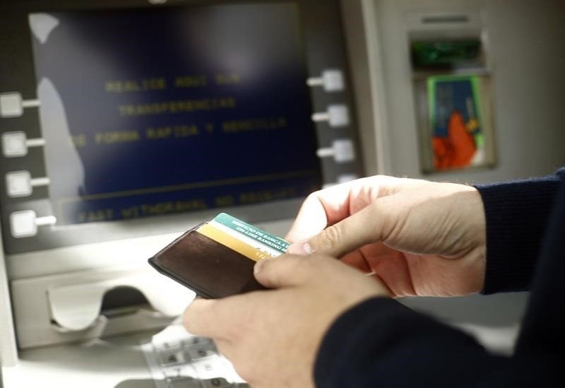 Banco de España avisa: 3.399 municipios con un millón de habitantes no tienen acceso a afectivo