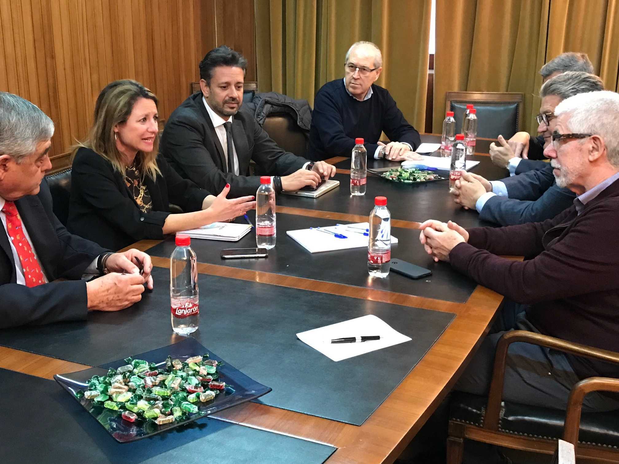 Carrasco (PP) ofrece agilizar las infraestructuras sanitarias y reducir las listas de espera en Castellón
