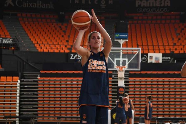 La capitana del Valencia Basket, Leles Muñoz, pasará por el quirófano