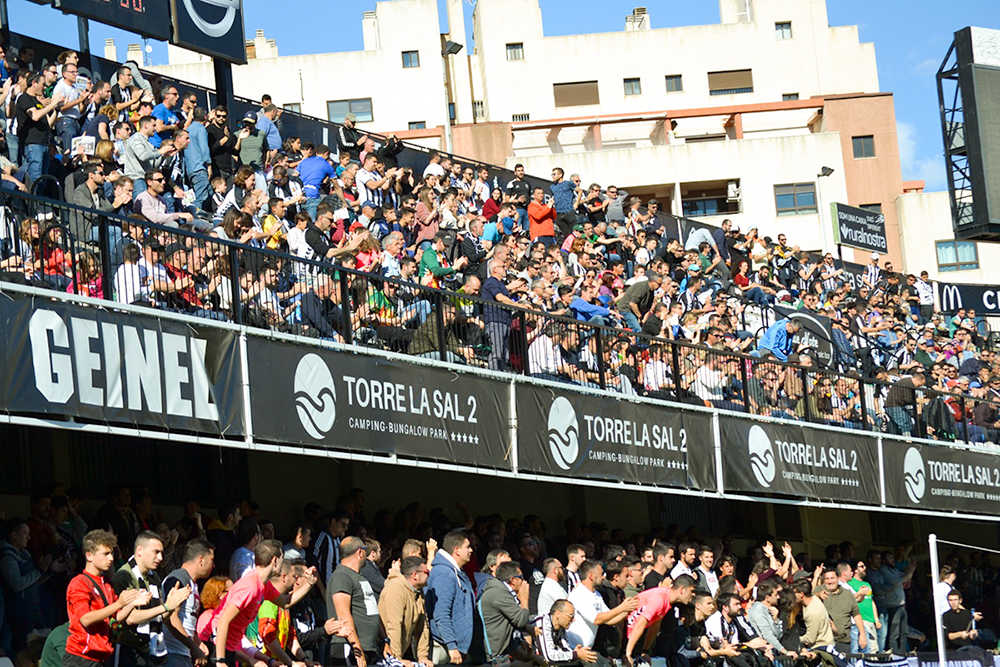 El Castellón fletará autobuses gratuitos a abonados albinegros para apoyar al equipo en Alcoi