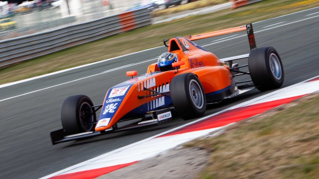 El Centro de Tecnificación del Circuit convoca sus becas de automovilismo para el próximo curso