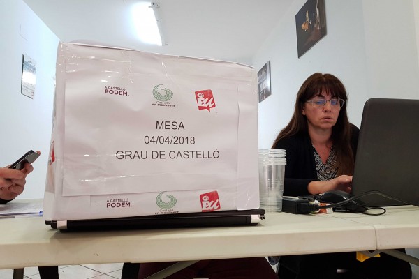La confluencia zanja unas primarias reñidas con menos participación que en 2015