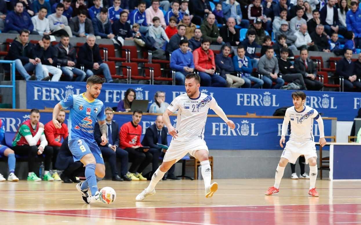El Peñíscola RehabMedic se complica sus opciones de 'play off' al empatar en Ferrol (4-4)