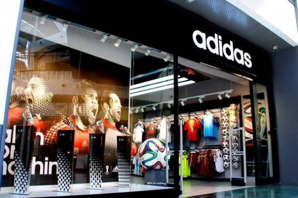 Adidas embarga las 19 tiendas de su franquicia alicantina por incumplimiento de contrato