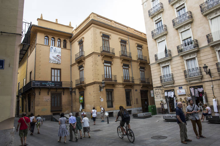 Los candidatos al Ayuntamiento València debaten sobre la regulación de los apartamentos turísticos