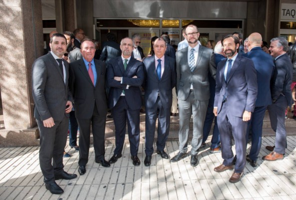 Los empresarios quieren un debate sobre el futuro de la AP-7: peajes 'blandos' a cambio de inversiones