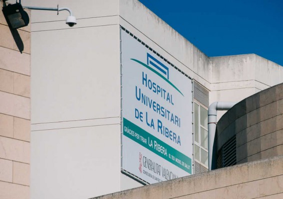 Sanidad declara desierta la plaza de subdirector económico de La Ribera