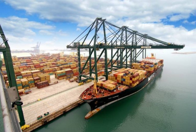 Los fletes de exportación desde el puerto de València descienden un 0,37% durante marzo