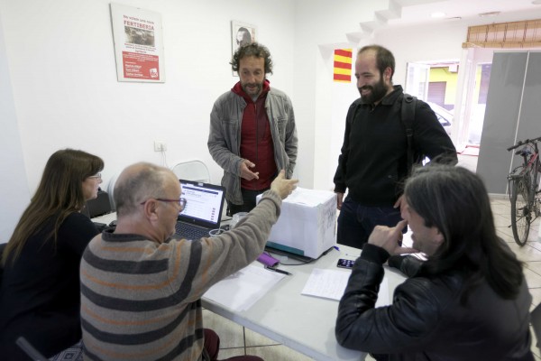 Primer día de primarias, a la caza del voto