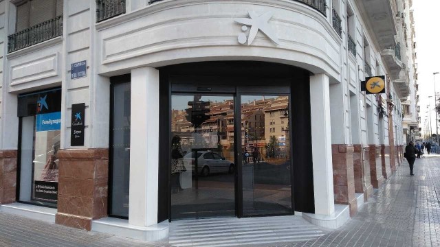 CaixaBank va a por su segunda Oficina Store en Elche: en la calle Antonio Machado