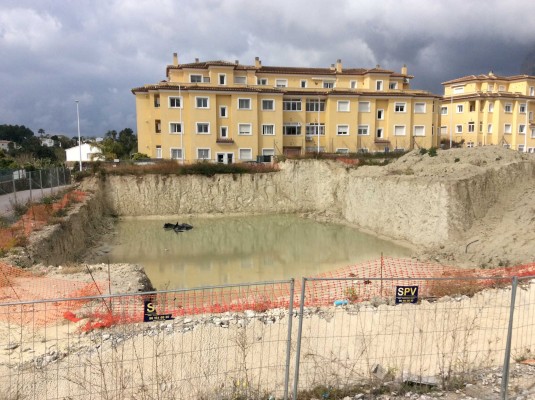 Xàbia licita de nuevo el auditorio: la primera empresa sólo ejecutó obras por 78.000 euros