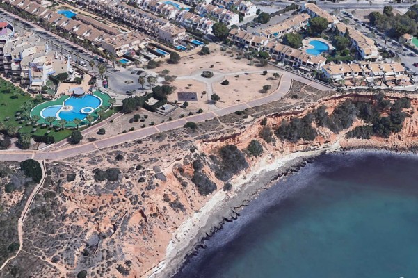 Orihuela abrió casi dos expedientes de disciplina urbanística por semana en 2018