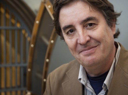 Luis García Montero ofrece un recital poético en el Campus de Alcoy de la UA
