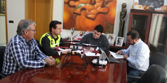 Nules y la Vall d’Uixó, primeros en la provincia en usar drones para el control del tráfico y seguridad