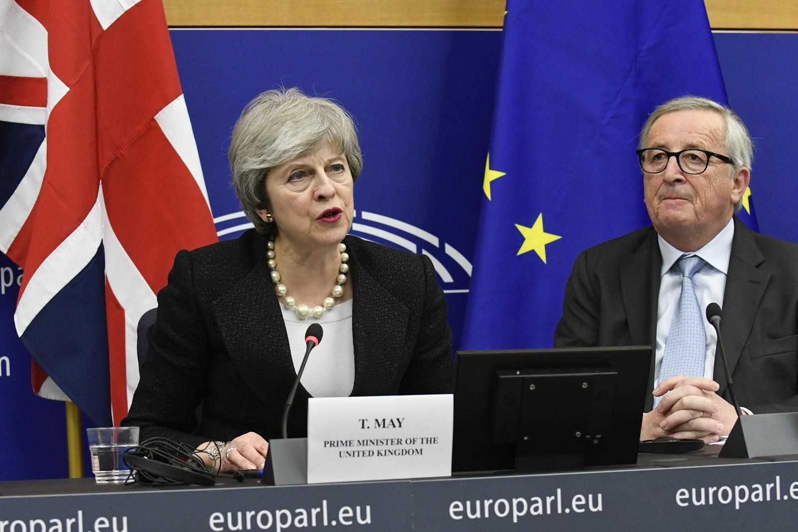 Juncker condiciona la prórroga del Brexit a que Londres ratifique el acuerdo antes del 12 abril 