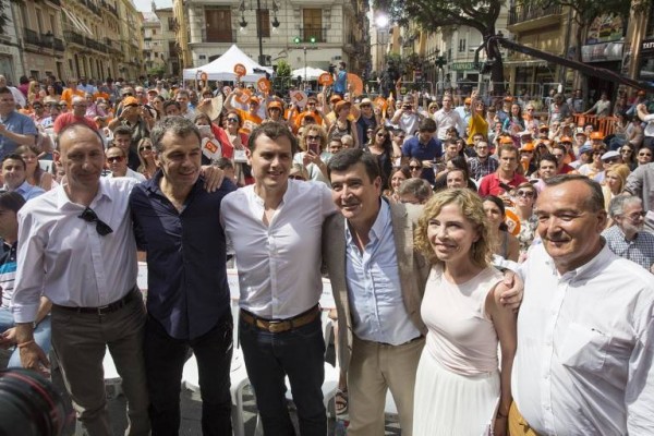 Rivera compite con Sánchez y Casado y también estará en València en el cierre de campaña