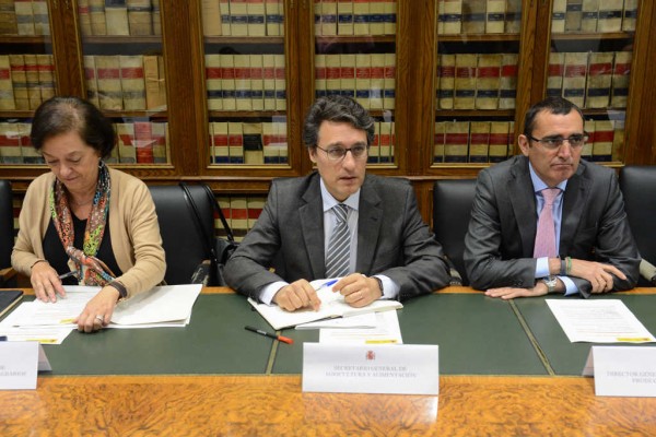 El Gobierno rebajará este mes la cuota del IRPF a los citricultores pero vuelve a eludir las ayudas directas