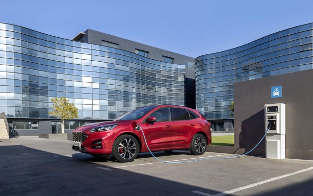 Ford presenta como el modelo más electrificado de su historia el Kuga al que Almussafes fía su futuro