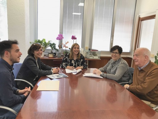 Benicàssim y Cruz Roja reeditan su convenio de colaboración anual de atención a los mayores