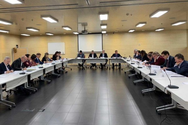 El patronato de IFA aprueba entregar sus inmuebles a la Generalitat para pagar la deuda