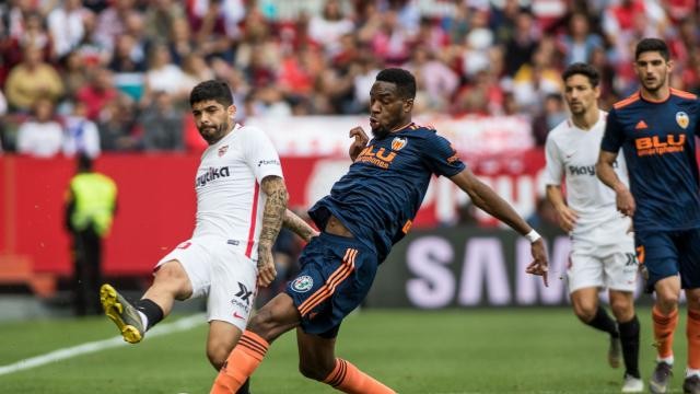 Kondogbia da un recital de poderío físico en el Pizjuán