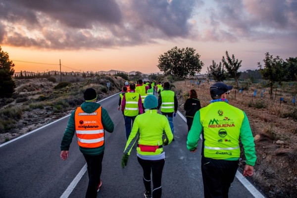 Más de 50 personas recorren 121 kilómetros durante 24 horas contra el cáncer