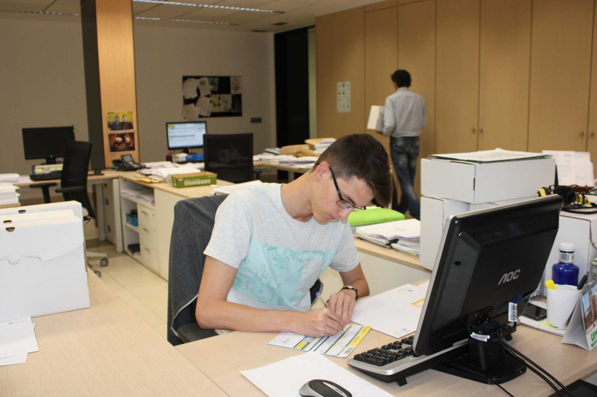 Almassora ofrece 10 becas en prácticas a estudiantes universitarios locales