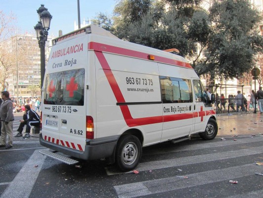 Seis heridos leves al estallar una carcasa en la mascletà de Magdalena 