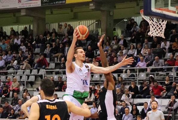 El Tau Castelló pierde en la cancha del Lleida tras una mala recta final (88-82) 