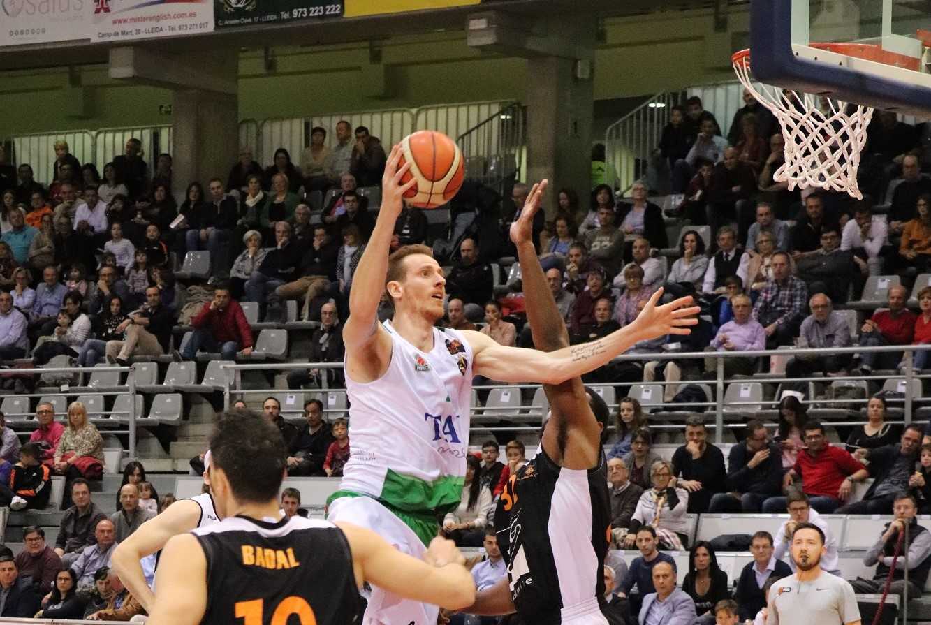 El Tau Castelló pierde en la cancha del Lleida tras una mala recta final (88-82) 