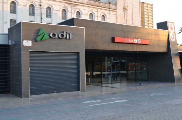 Adif finaliza las obras en el paso inferior de la estación de Elche-Parc