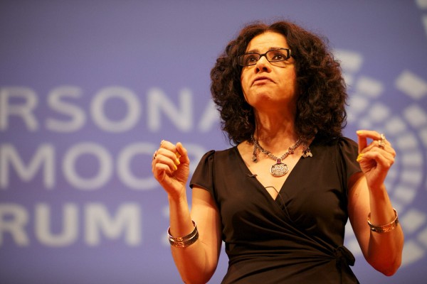 Los nuevos Debats del Magnànim tratan de feminismo, democracia y activismo