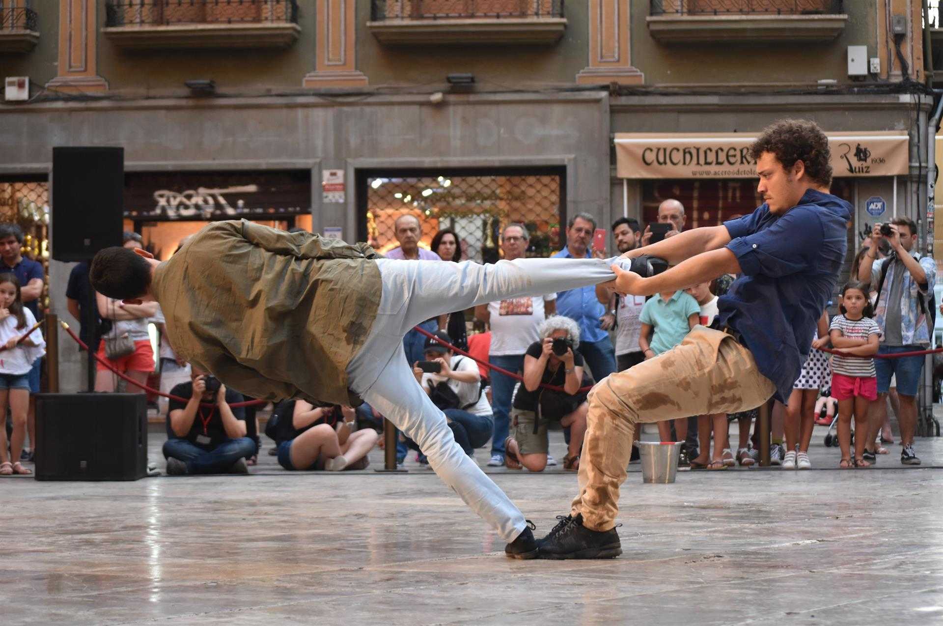 Rambleta lleva la danza a la calle con 'Meeting point', Premio Max 2018