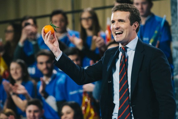 Casado y Sánchez cerrarán campaña en València para intentar ganar el pulso en la Comunitat   