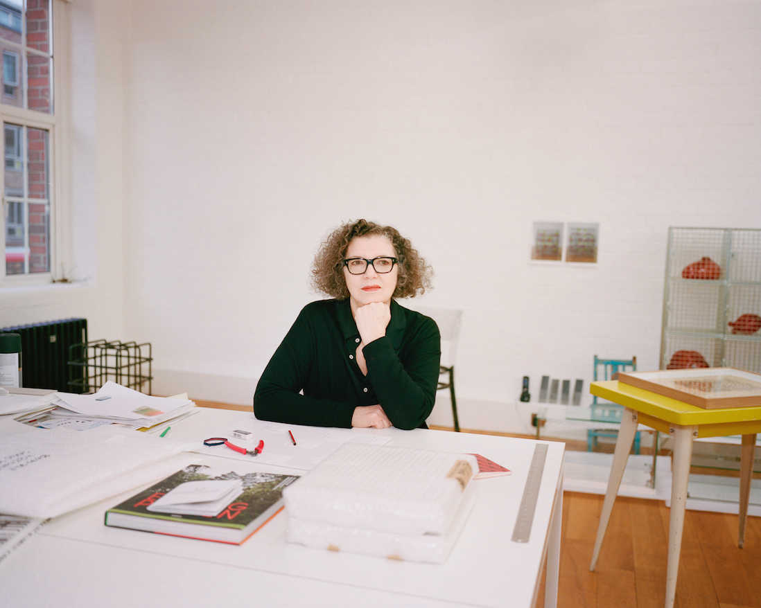 El IVAM premia la 'poesía' comprometida de Mona Hatoum