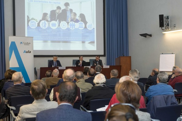 CaixaBank celebra en València un encuentro con sus accionistas para dotarles de mayor formación financiera
