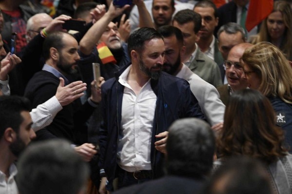 Militares, victimas de ETA, exmiembros del PP y abogados copan las listas de Vox al Congreso