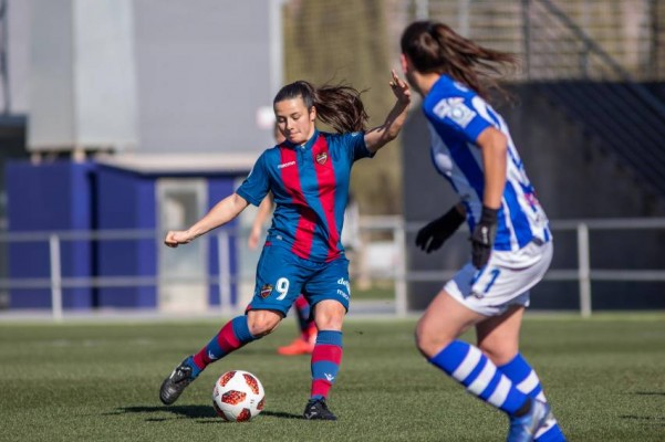 Lucía Gómez sufre rotura de ligamento cruzado de rodilla y se despide de temporada