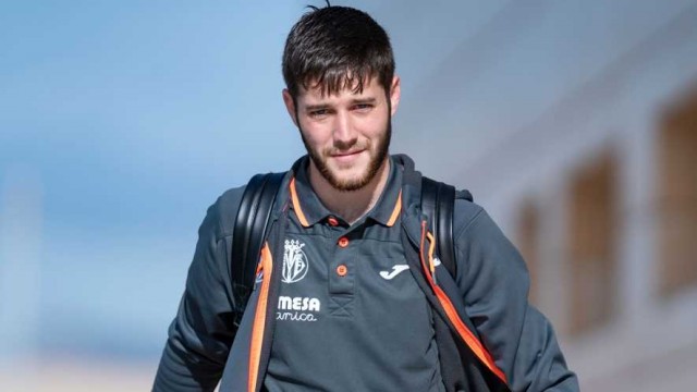 La lesión de Miguelón deja al Villarreal bajo mínimos en defensa
