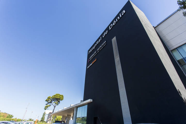 Los trabajadores del Hospital de Dénia lamentan la no reversión y la 