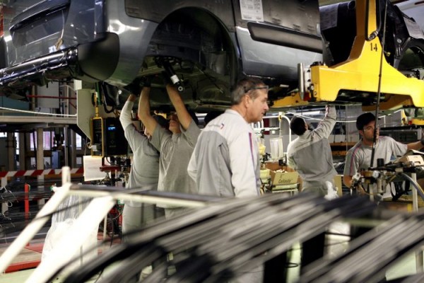 La producción de vehículos en España suma en febrero cuatro meses a la baja
