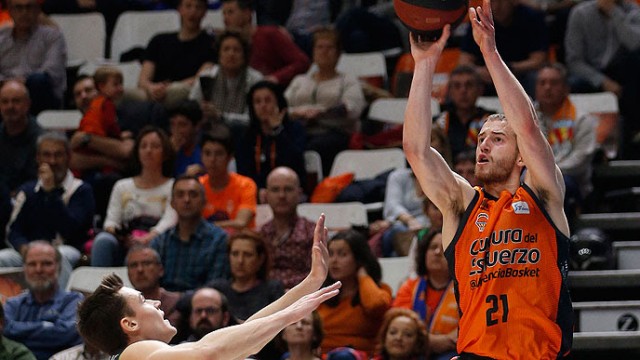 Matt Thomas, jugador de la jornada junto a Rowland y Ennis