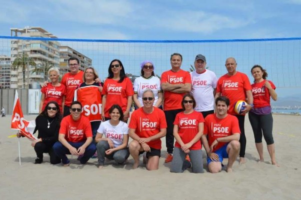 Sanguino 'hace equipo' y pone a sudar a los miembros de su candidatura