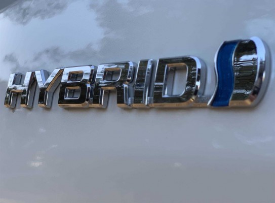 Suzuki utilizará la tecnología híbrida de Toyota en sus vehículos