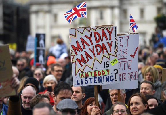 Ya son casi 4,5 millones los británicos firmantes de una petición para dar marcha atrás al Brexit