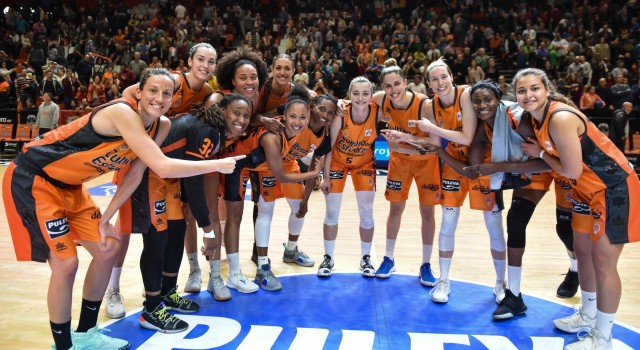Valencia Basket se asegura la quinta plaza en el debut de Lorena Segura (73-63)