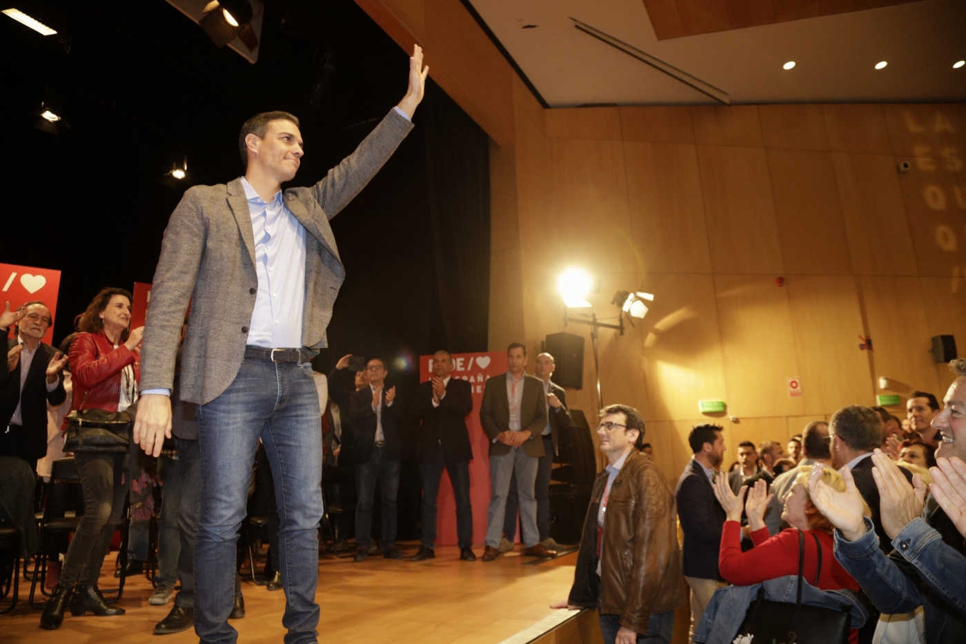 Sánchez quiere un Gobierno que hable con todos pero que no dependa de nadie