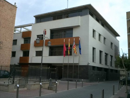 Xilxes encarga un proyecto para reparar las cubiertas del
CEIP Lluís Vives con el Plan Edificant